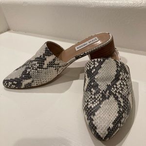 Steve Madden pointy mule flats